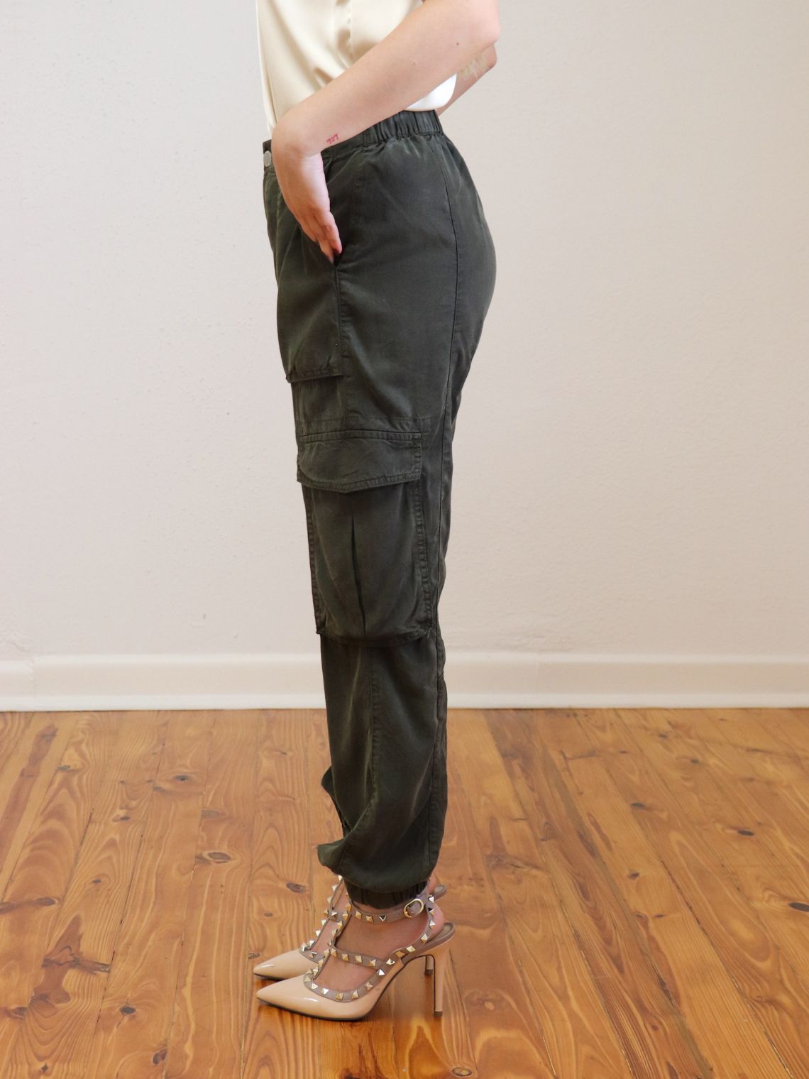 Sandy Cargo Trousers Olive - Leona