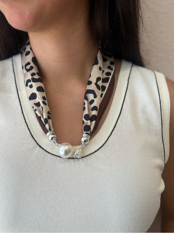Magnetic Silk Scarf Necklace Leopard