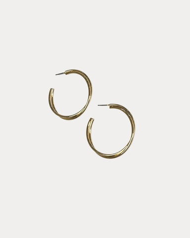 Twisted Circle Hoop