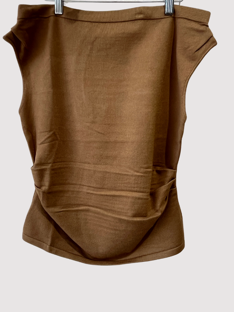 Camel off the Shoulder