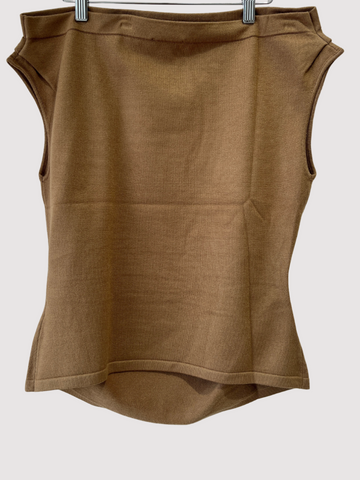 Camel off the Shoulder