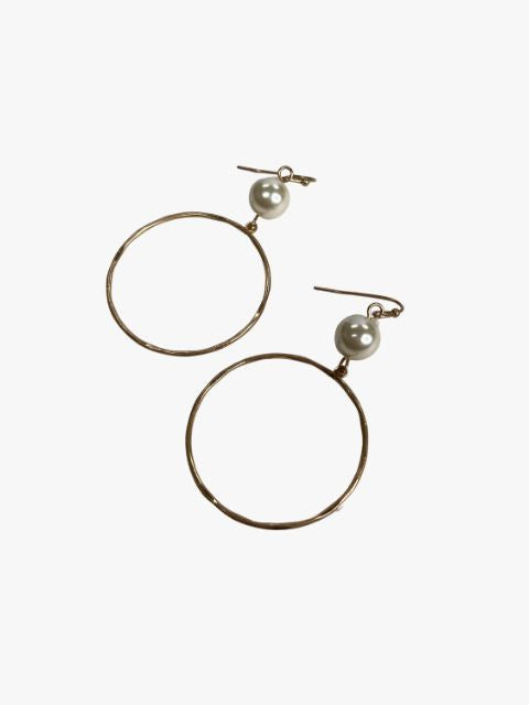 Sinclair Matte Gold Circle with Pearl