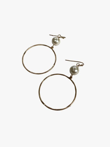 Sinclair Matte Gold Circle with Pearl